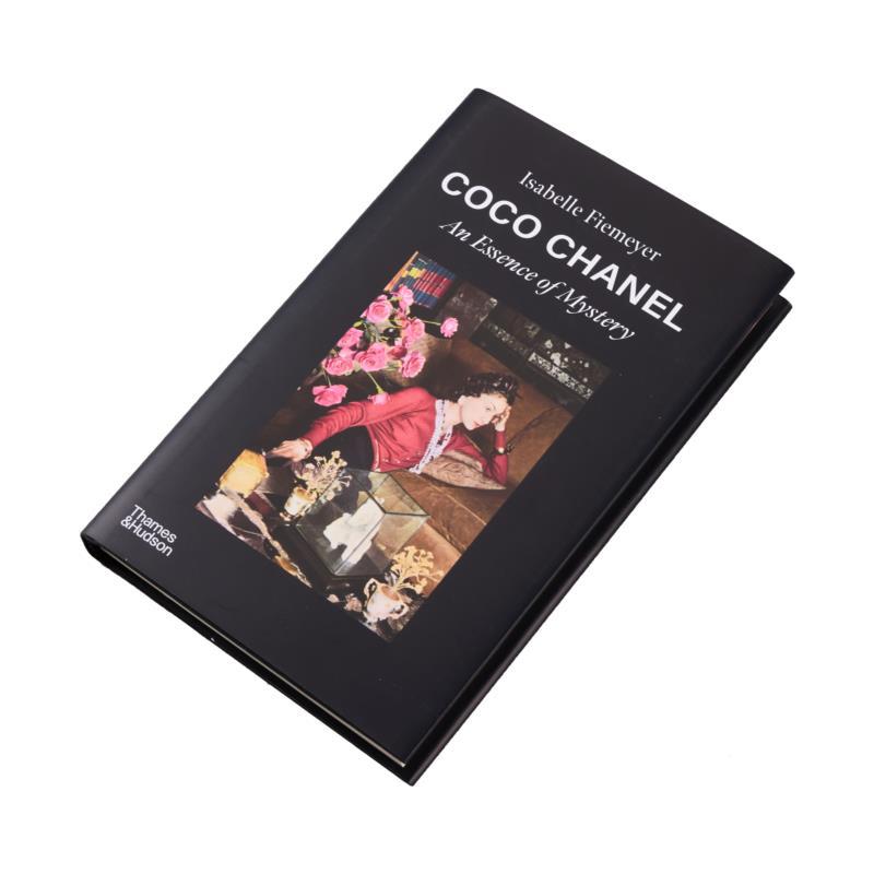 Coco Chanel Un'essenza del mis - Photography Book recensione e prezzo